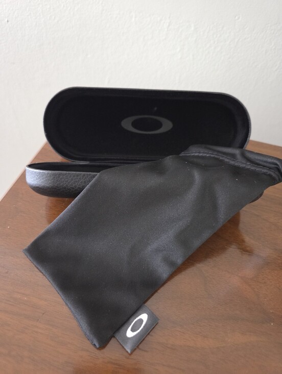 Oakley Accessories - Oakley Black Clamshell Sunglasses Case with Black Microfiber dustbag